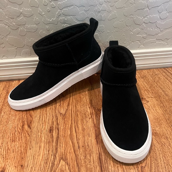 UGG Alameda Mini Suede Boots - Picture 11 of 11